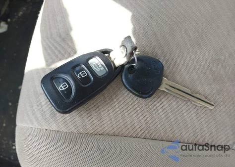 2013 Hyundai Elantra Gls z USA, uszkodzony, nr VIN KMHDH4AE3DU646610